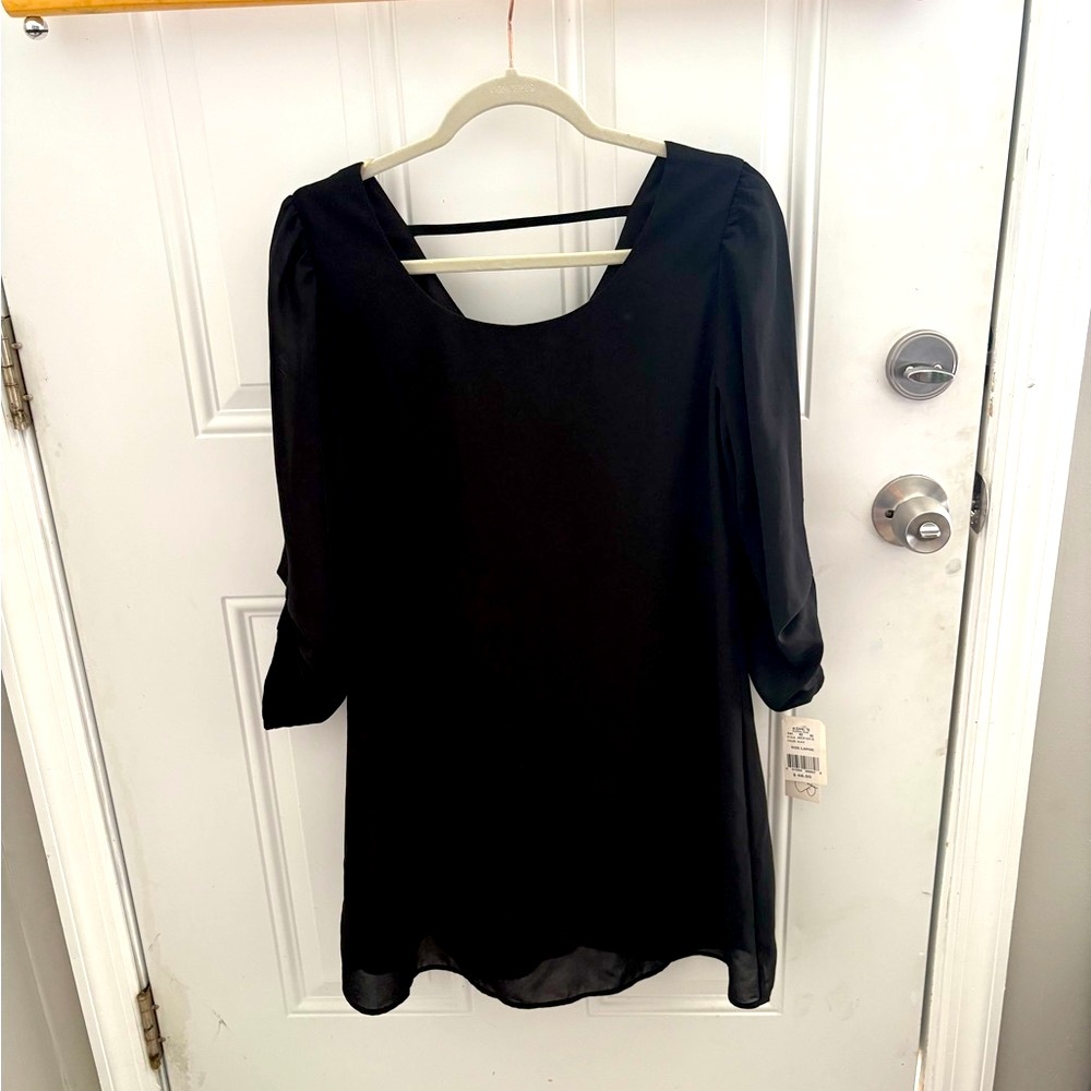 Classic Black mid sleeve low back Sleeve Dress